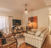 Ambrose On Byng - Central Location w/ 2 Bathroom - Accommodation QLD