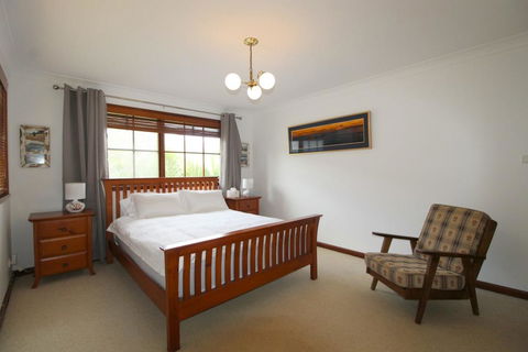 Amzaz, 15 Korogora Street - Accommodation QLD 1