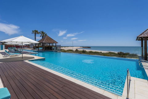 AN OCEAN,BEACH And POOL VIEW APARTMENT - Apt 210 SEASHELLS RESORT - Accommodation QLD 1