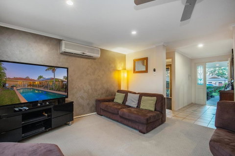 Anaheim Family Oasis By Getastay - Accommodation QLD 3