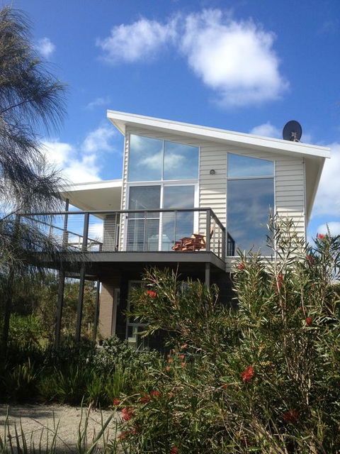 Anchors Beach House - Accommodation QLD 3