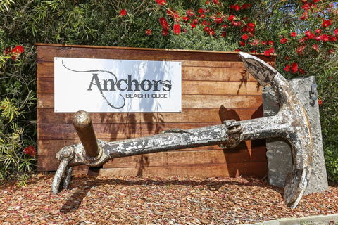 Anchors Beach House - Accommodation QLD 2