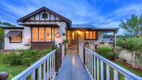 Andavine House - Bed & Breakfast - Accommodation QLD 1