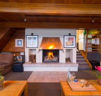 Aneeki Ski Lodge - Accommodation QLD