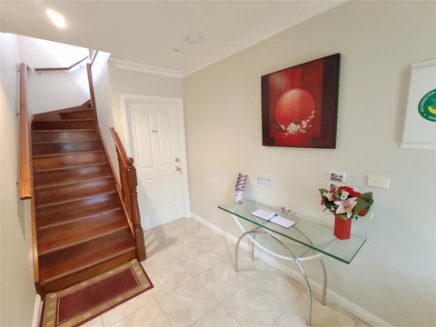 Angela's Beach Stays - Accommodation QLD 2