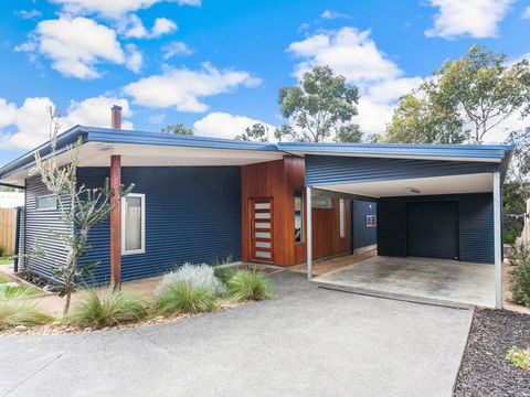 ANGLE BY THE SEA - Anglesea - Accommodation QLD 0