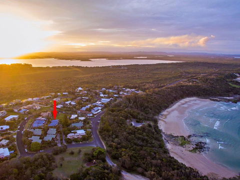 Angourie Blue 7- Stroll To Surfing Beaches. - Accommodation QLD 0