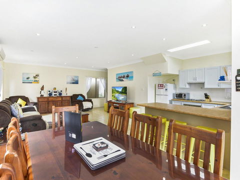 Anne's Beach Getaway - Accommodation QLD 1