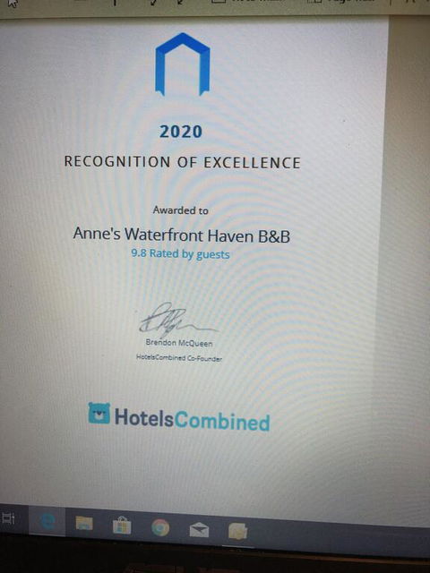 Anne's Waterfront Haven B&B - Accommodation QLD 1