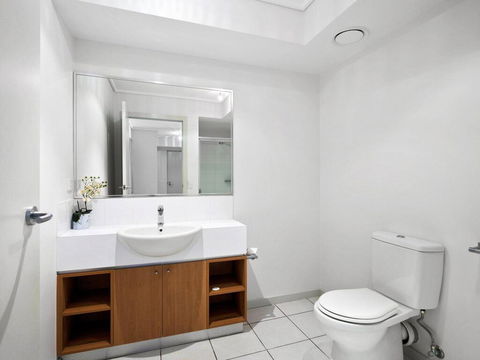 APARTMENT 11 PACIFIC APARTMENTS - Accommodation QLD 3