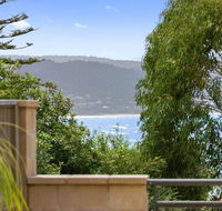 APARTMENT 23 PACIFIC APARTMENTS - sit on the deck and soak in the view - Accommodation QLD