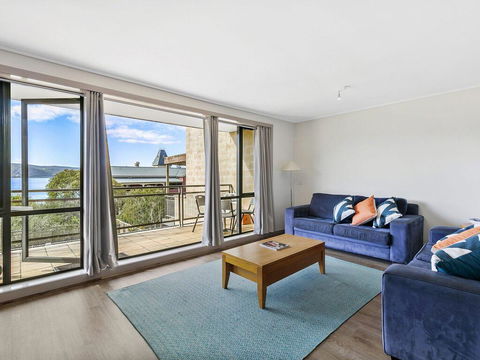 APARTMENT 29 PACIFIC APARTMENTS - Grand Escape With Ocean Views - Accommodation QLD 2