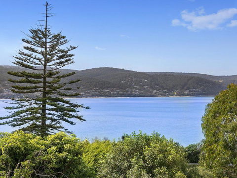 APARTMENT 29 PACIFIC APARTMENTS - Grand Escape With Ocean Views - Accommodation QLD 0