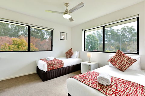 Apex Park Holiday Apartments - Accommodation QLD 3