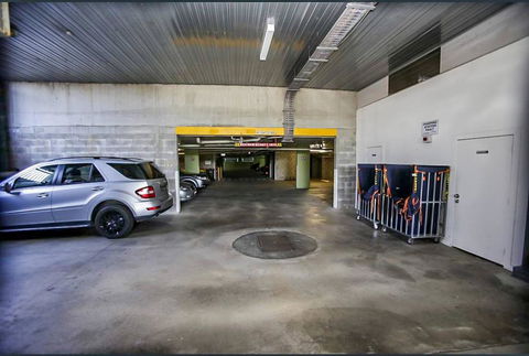 APOLLO 13 STUDIO - Free Wifi, Opposite Beach! - Accommodation QLD 2