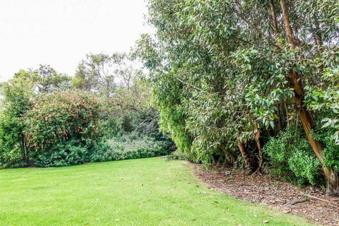 APOLLO BAY HOLIDAY HOUSE - Walk To Beach + Wifi - Accommodation QLD 2