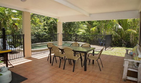 Apollo Jewel Beachfront Apartments - Accommodation QLD 2