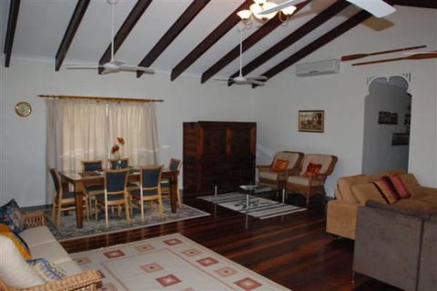 Appian Beach House - Accommodation QLD 2