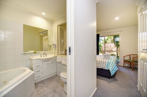 Aqualuna Beach Resort - Unit 25 - Accommodation QLD 1