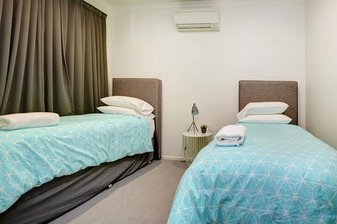 Aqualuna Beach Resort - Unit 25 - Accommodation QLD 2
