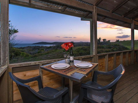 Aqualuna- Excellent Surfing Beaches. - Accommodation QLD 0
