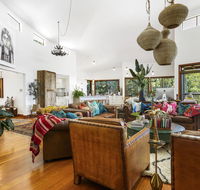 Aquila Retreat Mansion - Accommodation QLD