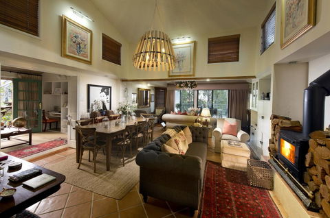 Arabella Guesthouse - Accommodation QLD 1