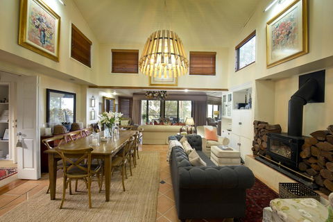 Arabella Guesthouse - Accommodation QLD 2