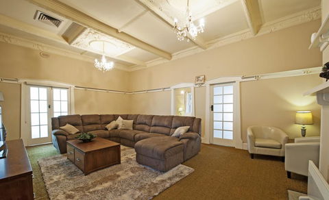 Arch On Mellool - Accommodation QLD 3