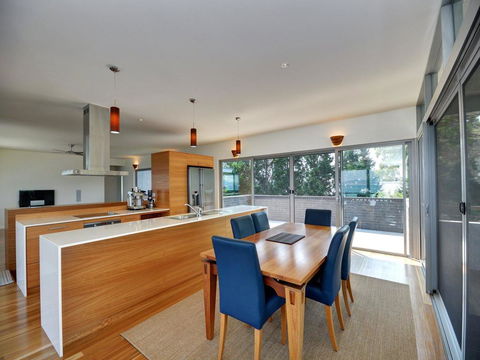 Architectural Design On The Beach - Accommodation QLD 3