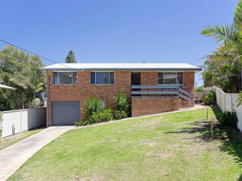 Argyle Cottage' 41 Argyle Avenue - Great Family Home For Holidays - Accommodation QLD 0