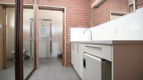Ashleigh Court Motor Inn - Accommodation QLD 3