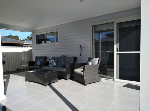 Ashley's Retreat Short Walk To Beach - Accommodation QLD 0