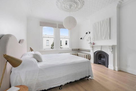Luxury Designer Redfern House - Accommodation QLD 3