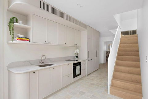 Luxury Designer Redfern House - Accommodation QLD 2