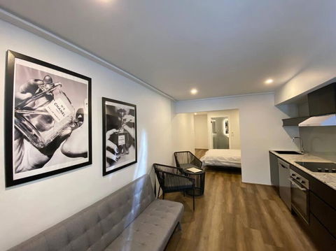 Luxury Inner-west Flat W/ Breakfast And Coffee Included! - Accommodation QLD 2