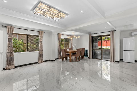 Luxury Living 2B2B In Southern Brisbane Parking - Accommodation QLD 1