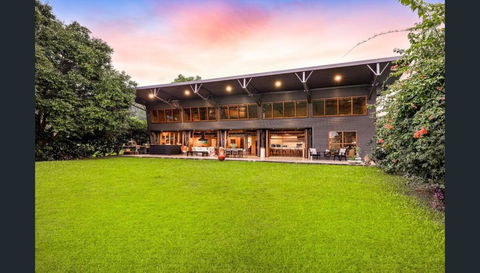 Luxury On Lake Tinaroo Lakefront Living - Accommodation QLD 0