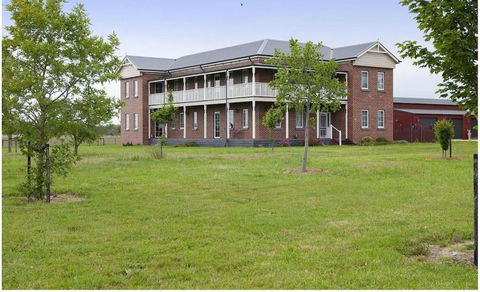 Luxury Pennsylvania Farm House In Langlang Town - Accommodation QLD 0