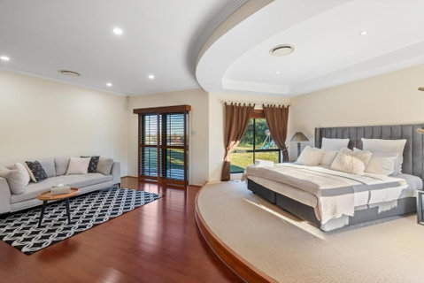 Luxury Range Stay! 6 Bedroom 4 Bathroom - Accommodation QLD 2