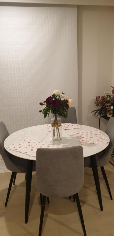 M-city Apartment - Accommodation QLD 0