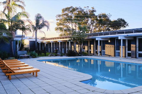 Mallacoota Hotel Motel - Accommodation QLD 1