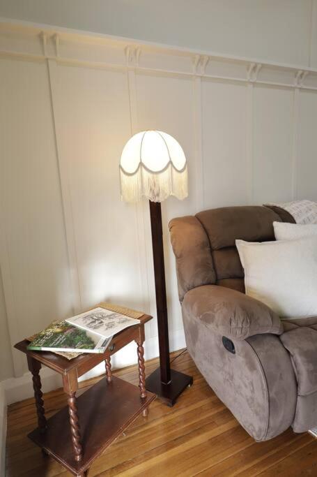 Manor Cottage - Accommodation QLD 1