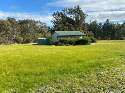 Manyat Peak Cottages Boobook - Accommodation QLD 2