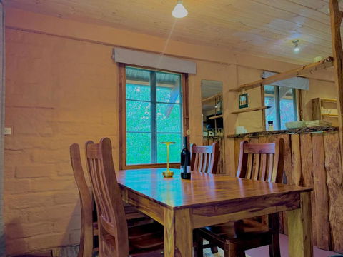 Maccys Cottages - Accommodation QLD 1