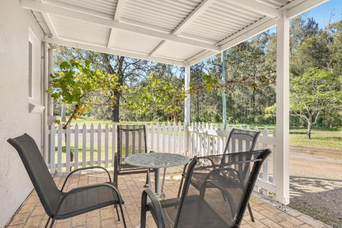 Madigan Cottages - Settlers Cottage - Accommodation QLD 2