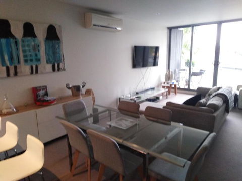 Marina View Apartment On The Maribyrnong River, Melbourne - Accommodation QLD 2