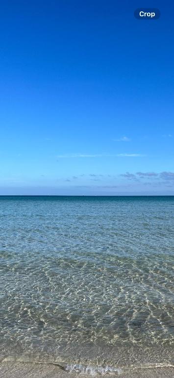 Mcrae Retro Beach House ! - Accommodation QLD 1