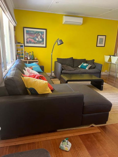 Mcrae Retro Beach House ! - Accommodation QLD 0