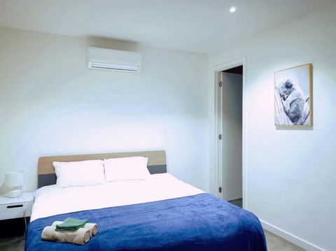 Melbourne Airport Area 3Bedroom House Strathmore Heights - Accommodation QLD 1